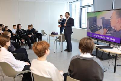 Преподаватель выступил экспертом на всероссийском турнире по робототехнике